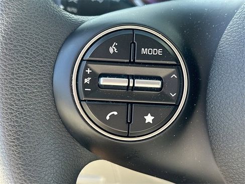 Certified 2025 Kia Soul LX w/ LX Technology Package image 22