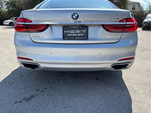 Used 2018 BMW 750i image 17