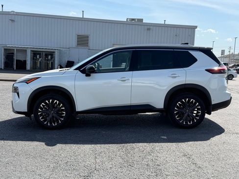 Used 2025 Nissan Rogue SL w/ Tech Package image 8