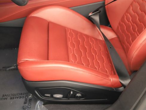 Used 2024 Audi e-tron GT Prestige image 25