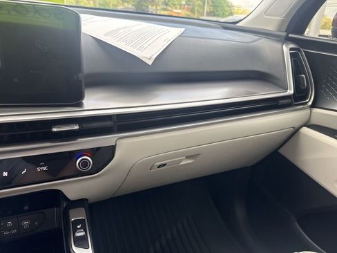 Used 2024 Kia Sorento S w/ Panoramic Sunroof Package AWD/4WD image 13
