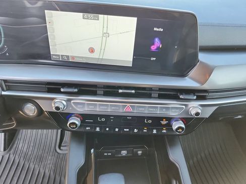 Certified 2024 Kia Telluride LX FWD image 28