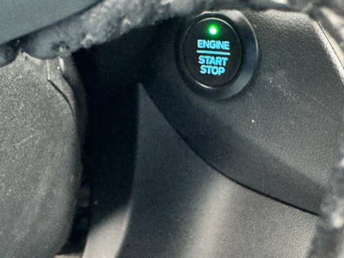 Used 2020 Ford Escape Titanium AWD/4WD image 25