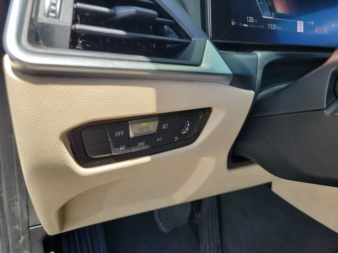Used 2023 BMW 330i Sedan w/ Parking Assistance Package RWD image 17