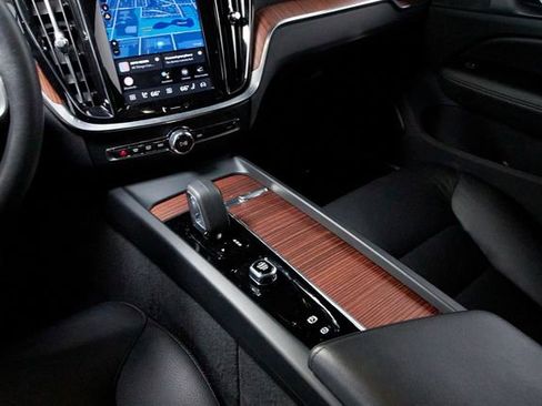 Certified 2025 Volvo V60 B5 Cross Country Plus image 7