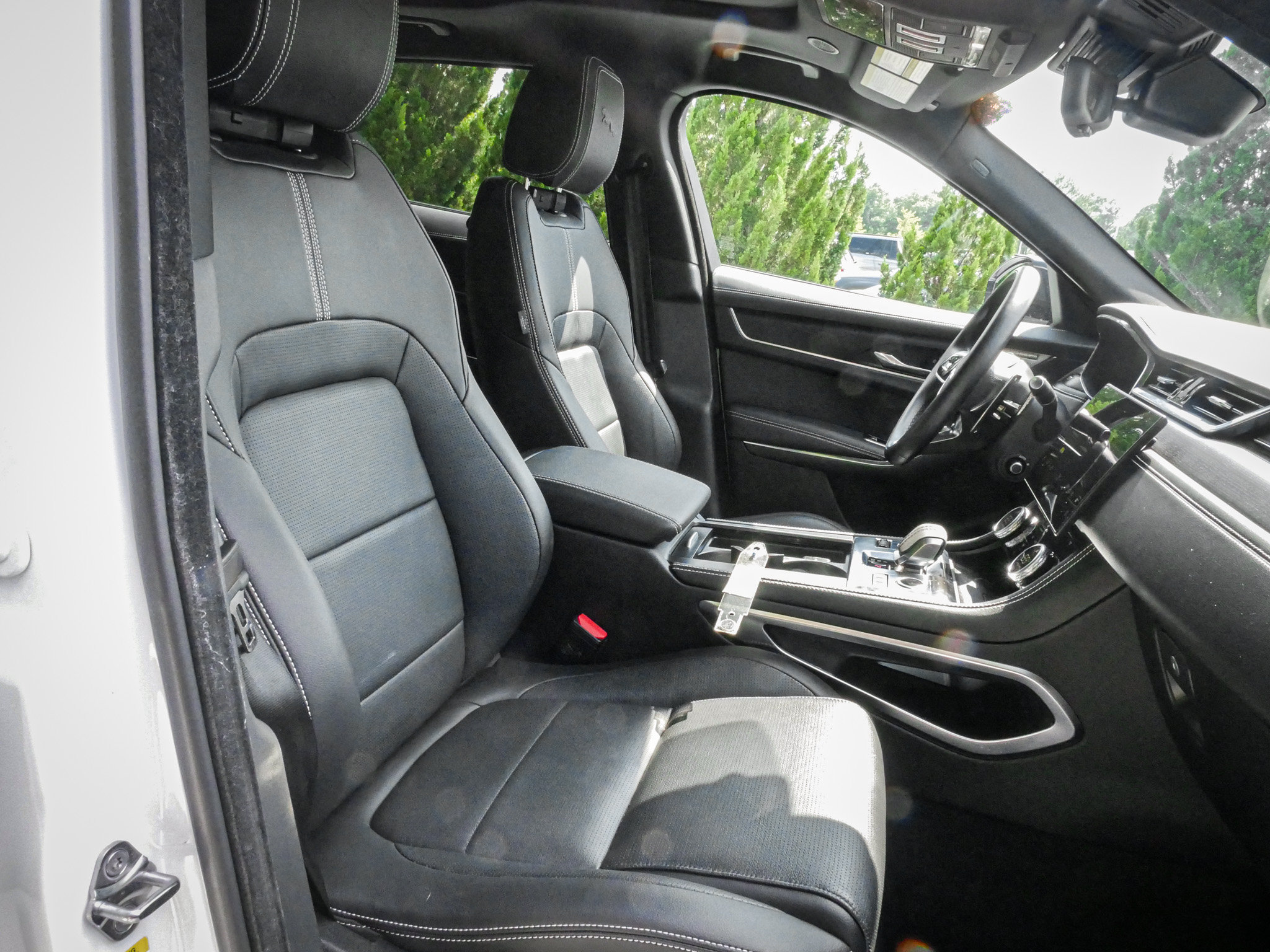 Used 2024 Jaguar F-PACE R-Dynamic S AWD/4WD image 33