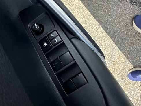 Used 2024 Toyota Corolla Cross AWD Hybrid image 28