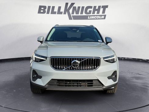Used 2024 Volvo XC40 B5 Ultimate w/ Protection Package Premier image 8