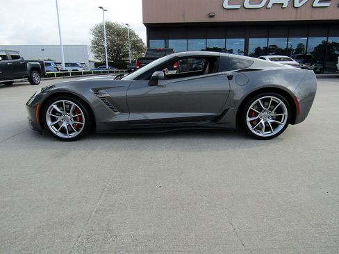 Used 2016 Chevrolet Corvette Z06 w/ 3LZ Preferred Equipment Group image 8