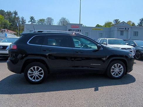 Used 2019 Jeep Cherokee Latitude w/ Popular Appearance Group FWD image 9