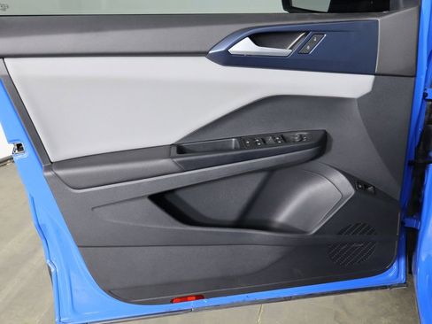 Used 2023 Volkswagen Taos SE w/ Panoramic Sunroof Package image 20