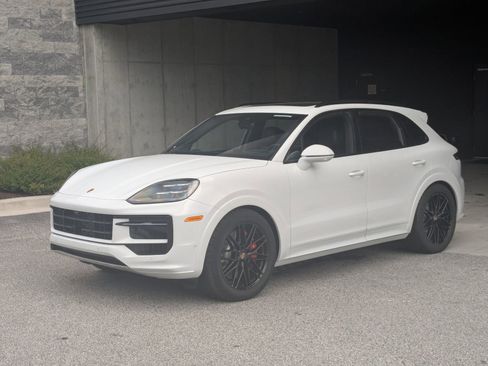Certified 2025 Porsche Cayenne S AWD/4WD image 1