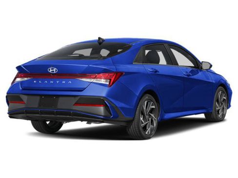 Used 2025 Hyundai Elantra SEL FWD image 2