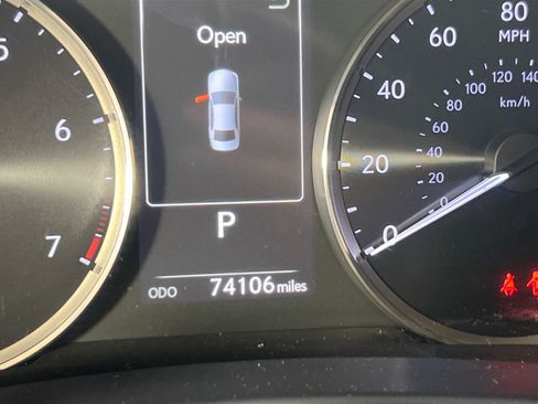 Used 2018 Lexus IS 300 AWD w/ Comfort Package image 12