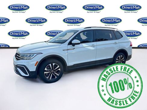 Used 2022 Volkswagen Tiguan S image 3