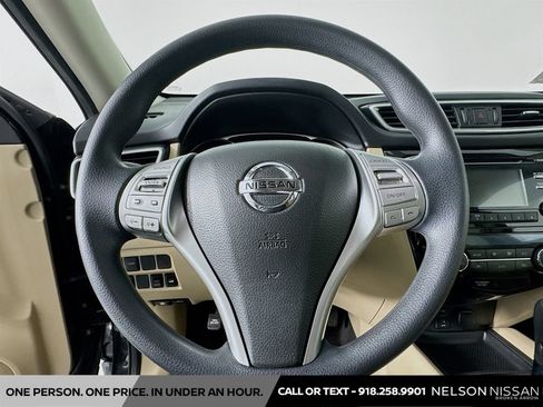 Used 2016 Nissan Rogue SV AWD/4WD image 11