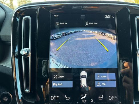 Used 2019 Volvo XC40 T5 Momentum image 27