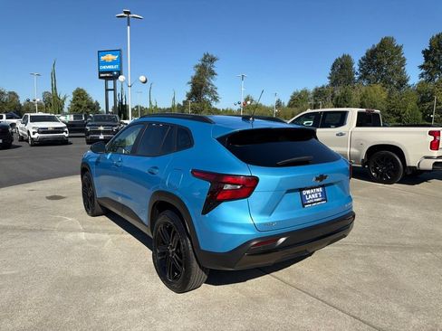 Used 2025 Chevrolet Trax ACTIV w/ Driver Confidence Package FWD image 3