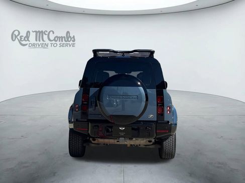 Used 2023 Land Rover Defender 110 X-Dynamic SE image 4