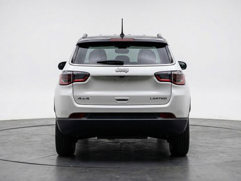 Used 2025 Jeep Compass Limited image 7