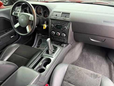 Used 2009 Dodge Challenger SRT8 RWD image 8