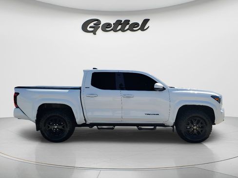 Certified 2024 Toyota Tacoma SR5 AWD/4WD image 3