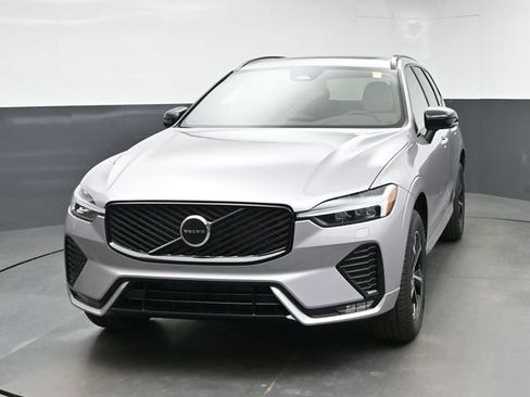 New 2026 Volvo XC60 B5 Core w/ Climate Package AWD/4WD image 3