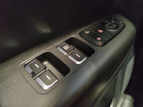 Used 2018 Kia Sportage LX FWD image 27