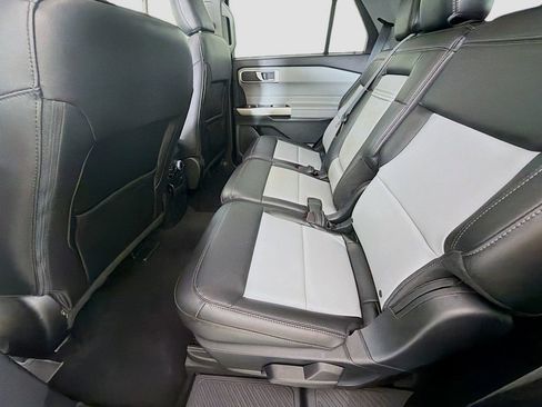 Used 2023 Ford Explorer XLT w/ Equipment Group 202A AWD/4WD image 28