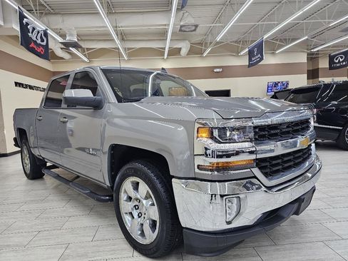 Used 2017 Chevrolet Silverado 1500 LT w/ Texas Edition image 4