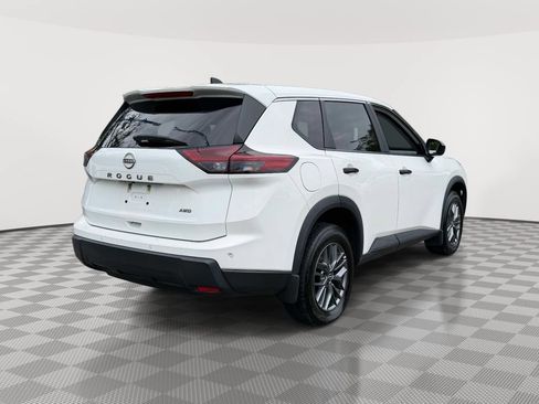 Used 2024 Nissan Rogue S AWD/4WD image 9