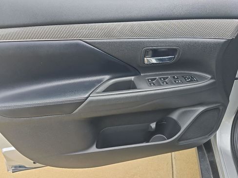 Used 2020 Mitsubishi Outlander SEL FWD image 16