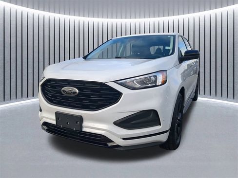 Used 2022 Ford Edge SE w/ Black Appearance Package image 9