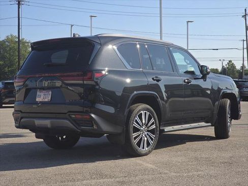 Certified 2025 Lexus LX 600 4WD w/ Appearance Package image 8