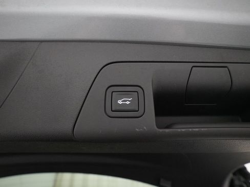 Used 2023 Buick Envision Essence w/ Sport Touring Package AWD/4WD image 15