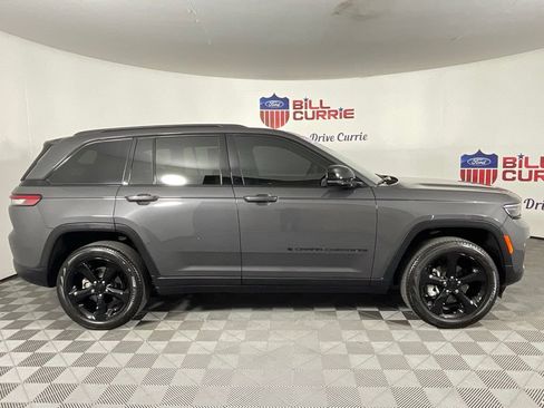 Used 2024 Jeep Grand Cherokee Limited w/ Black Appearance Package AWD/4WD image 2