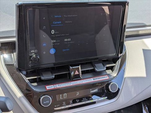Used 2025 Toyota Corolla LE FWD image 15
