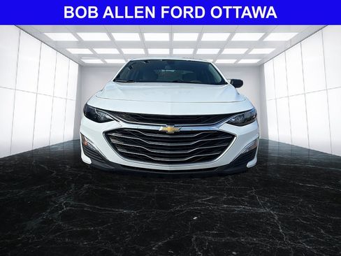 Used 2022 Chevrolet Malibu LS FWD image 9
