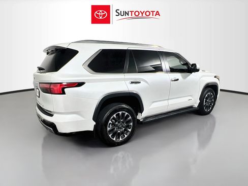 Used 2025 Toyota Sequoia Limited AWD/4WD image 4