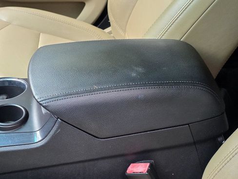 Used 2017 Ford Explorer XLT w/ Equipment Group 202A FWD image 7