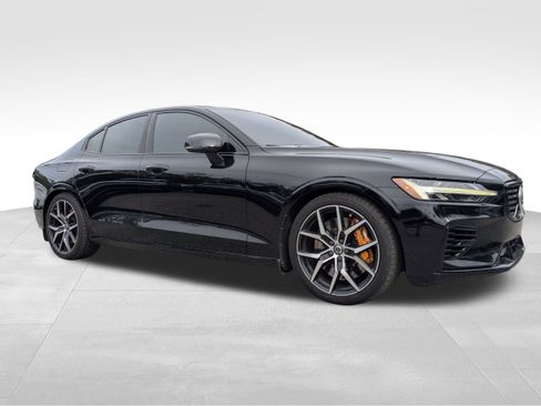 Used 2019 Volvo S60 T8 R-Design image 1