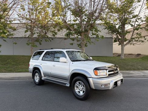 Used 2000 Toyota 4Runner Limited RWD image 11