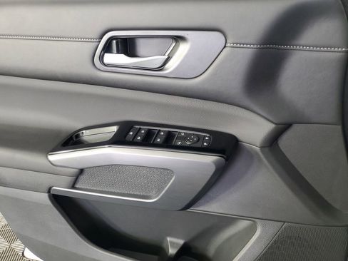 New 2025 Nissan Pathfinder SL image 29