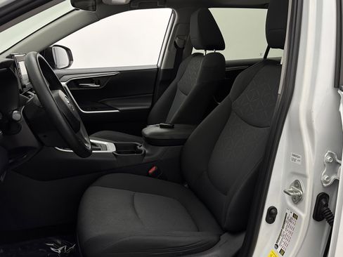 Used 2019 Toyota RAV4 XLE image 15