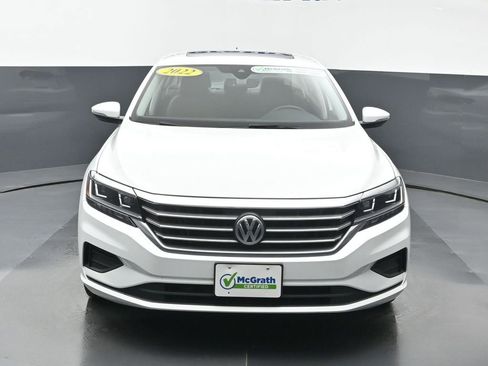 Used 2022 Volkswagen Passat 2.0T SE image 3