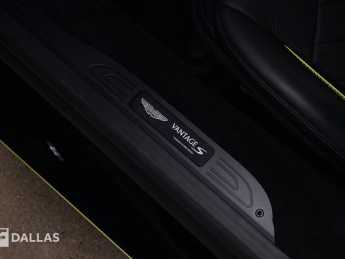 Used 2026 Aston Martin V8 Vantage S RWD image 24