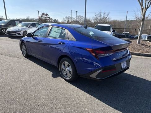 New 2026 Hyundai Elantra SE FWD image 6