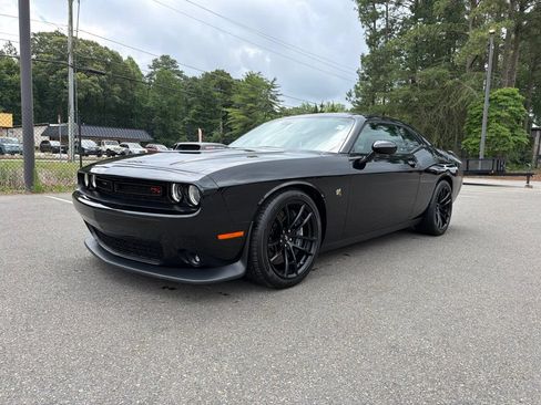 Used 2022 Dodge Challenger R/T Scat Pack w/ Shaker Package RWD image 2