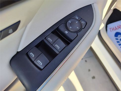 Used 2021 Buick Envision Essence w/ Technology Package I image 16