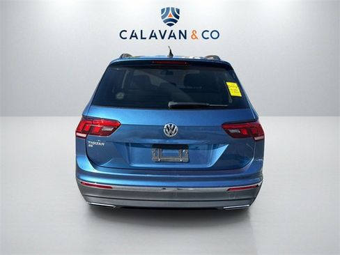Used 2020 Volkswagen Tiguan SE w/ Panoramic Sunroof Package image 6